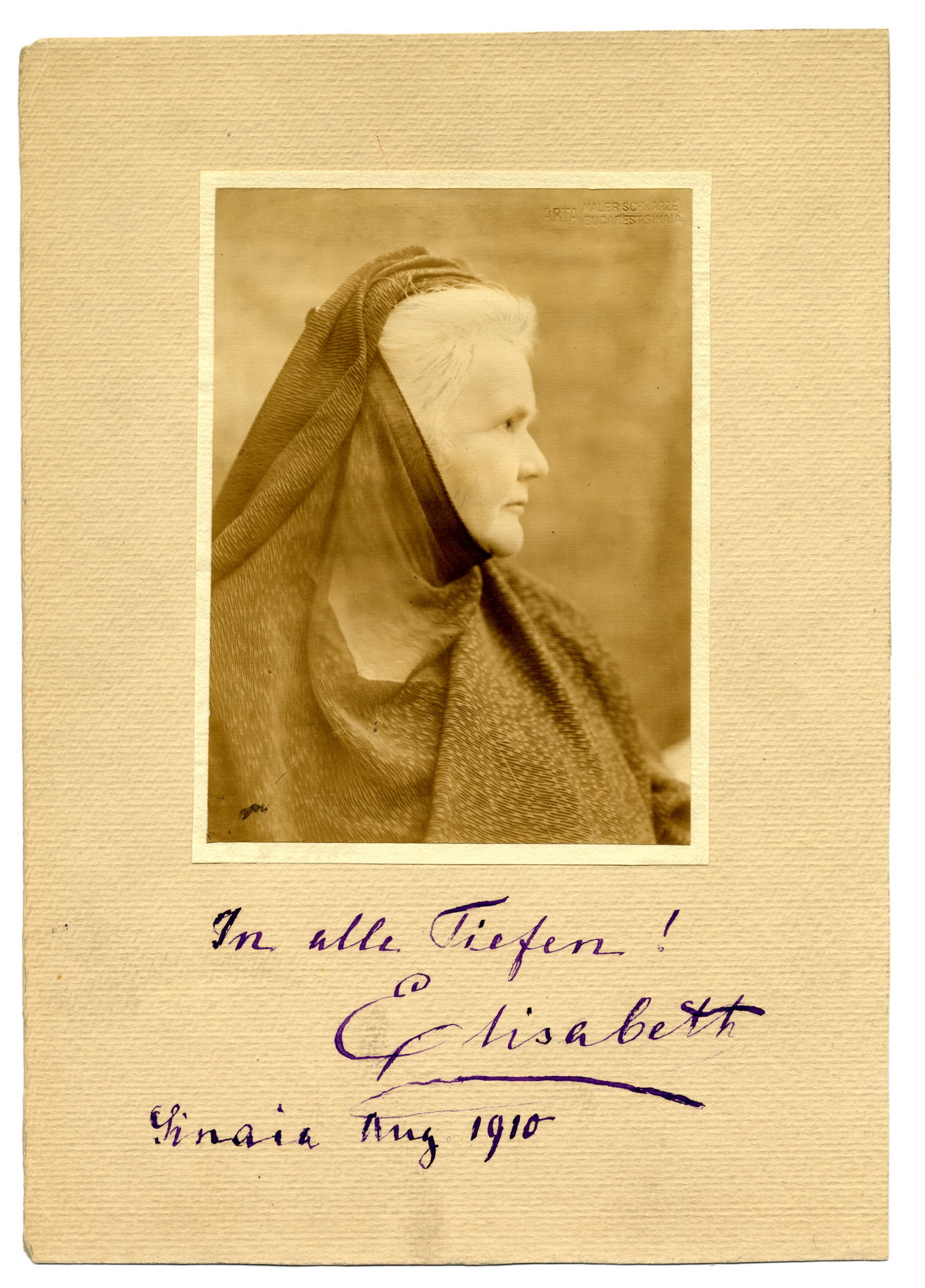 Foto XII  - Regina Elisabeta, fotografie cu dedicaţie,  Sinaia, 1910